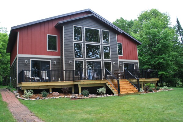 Lake side level lot