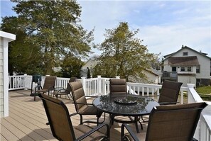 Back Deck for Outdoor Dining