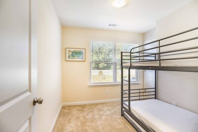 Luxury Charlotte Townhome: 5 ★ Long-Term Stay