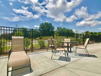 Luxury Charlotte Townhome: 5 ★ Long-Term Stay