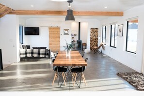 Dining room/ Living Room
