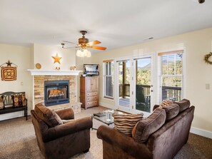 Living Room: Inviting and Cozy w/ Gas Logs & View