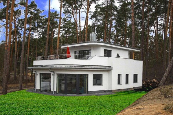 Holiday Home Exterior [summer]