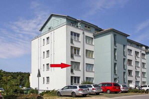 Stugans exteriör [sommar]