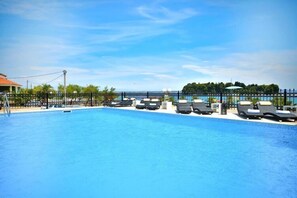 Holiday Home Swimming Pool