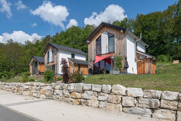 Außenseite Ferienhaus [Sommer]