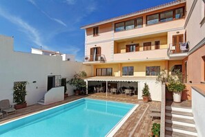 Holiday Home Swimming Pool