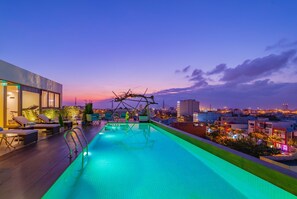 Rooftop pool