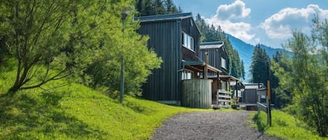 Außenseite Ferienhaus [Sommer]