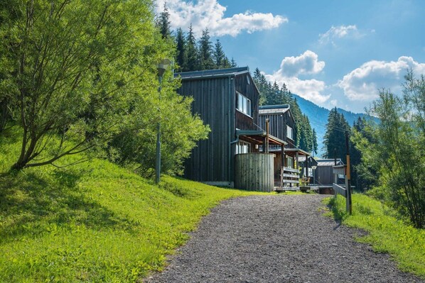 Surroundings [summer] (1-5 km)