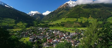 Außenseite Ferienhaus [Sommer]