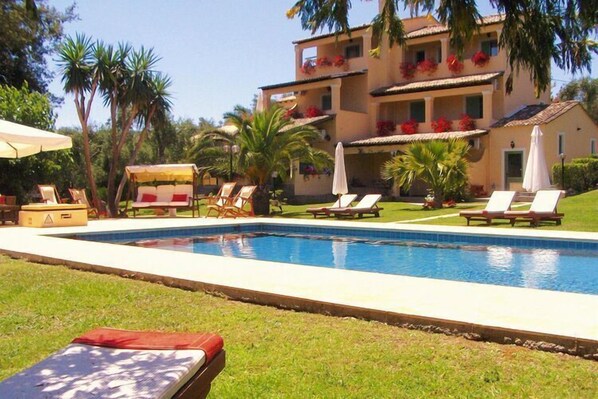 Schwimmbad des Ferienhauses