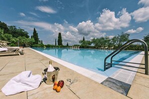 Holiday Home Swimming Pool