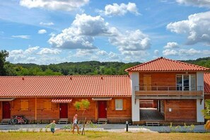 Außenseite Ferienhaus [Sommer]