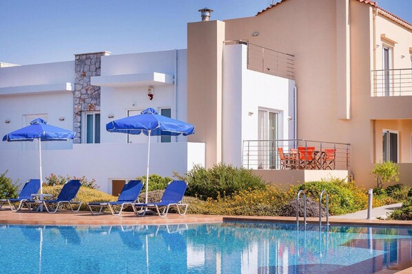 Holiday Home Swimming Pool