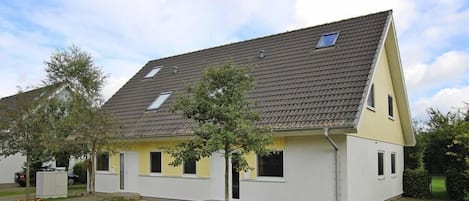 Außenseite Ferienhaus [Sommer]