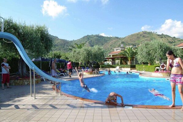 Holiday Home Swimming Pool