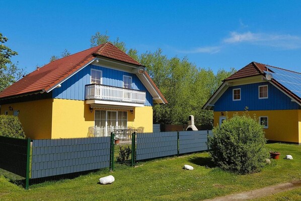 Stugans exteriör [sommar]