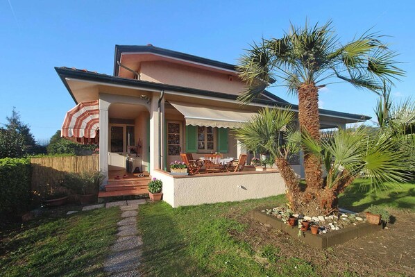 Holiday Home Exterior [summer]