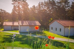 Stugans exteriör [sommar]