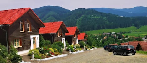 Außenseite Ferienhaus [Sommer]