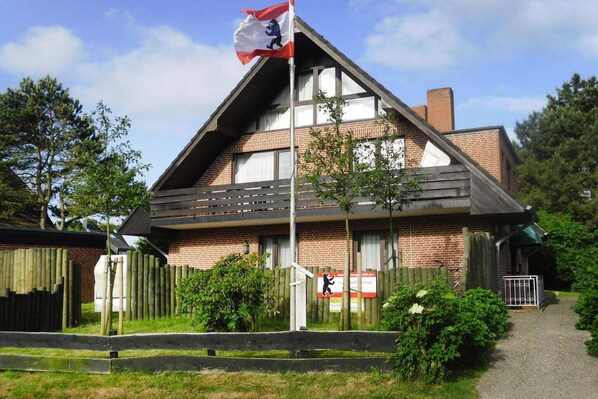 Holiday Home Exterior [summer]
