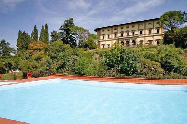 Holiday Home Swimming Pool