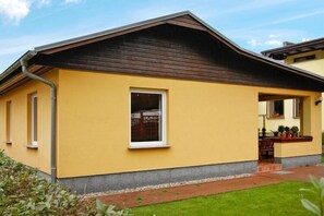Außenseite Ferienhaus [Sommer]