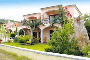 Außenseite Ferienhaus [Sommer]