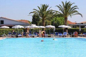 Holiday Home Swimming Pool