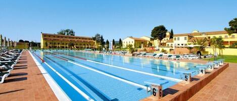 Holiday Home Swimming Pool