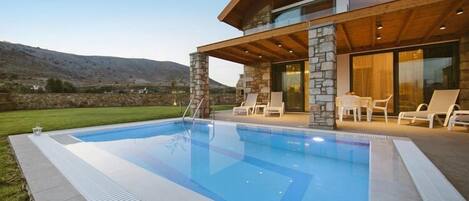 Holiday Home Swimming Pool