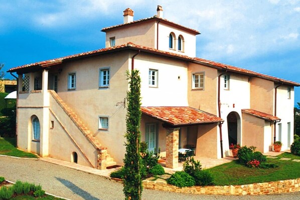 Holiday Home Exterior [summer]