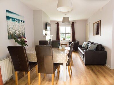 Castle Gardens 3 bed 4008 -  a two story that sleeps 6 guests  in 3 bedrooms