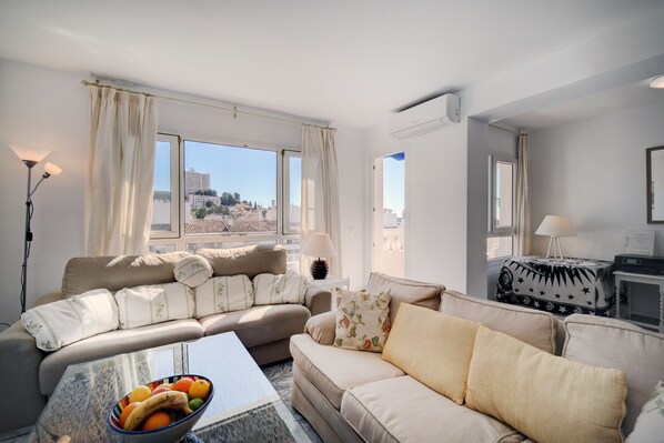 Living room and double sofabed.