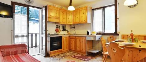 Kitchen / Dining Room