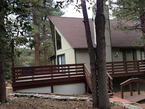 Huge deck for BBQ & entertaining 
Beautiful views all around