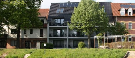 Außenseite Ferienhaus [Sommer]