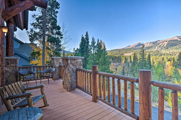 Breckenridge Vacation Rental | 5BR | 4.5BA | 4,300 Sq Ft | Stairs to Acces