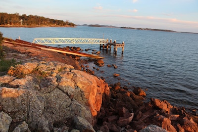 The Waterfront Cottage of Port Stephens