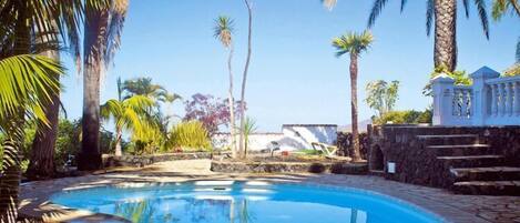 Holiday Home Swimming Pool