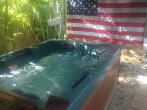 Outdoor spa tub