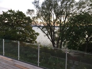 Blick vom Balkon auf den Bodensee