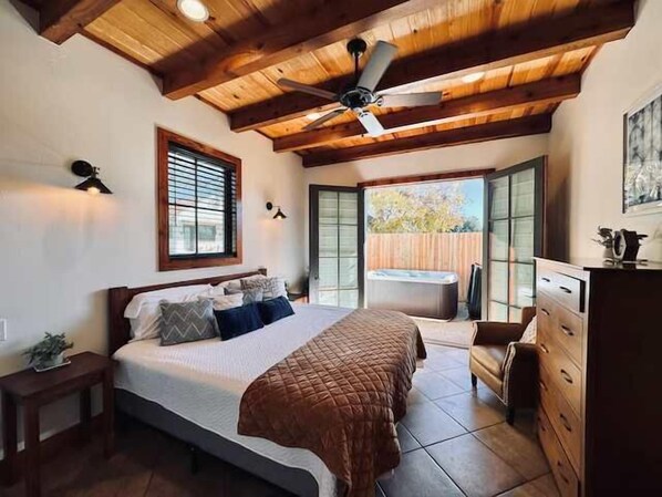 King Room with Private Hot Tub