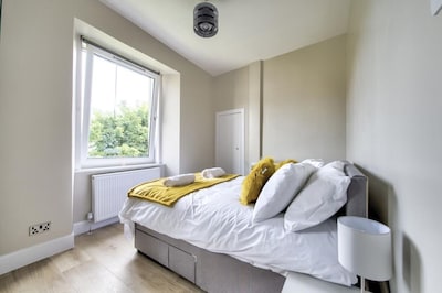 Leith Links Luxury Central Apartment ✰ Sleeps 6