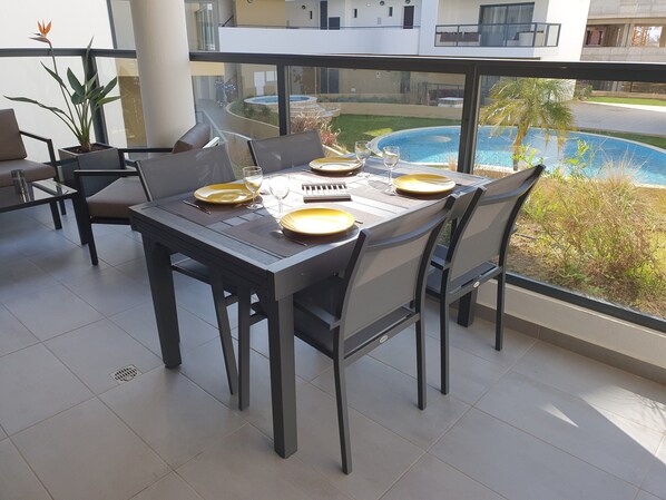 Outdoor dining