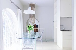 Crystal Table
