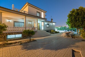 Private villa in Alicante with swimming pool 