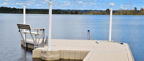 Floating Dock with Bench