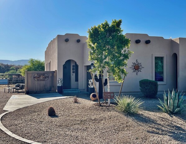 Private entrance, designated parking &  amazing views. Let the relaxation begin.